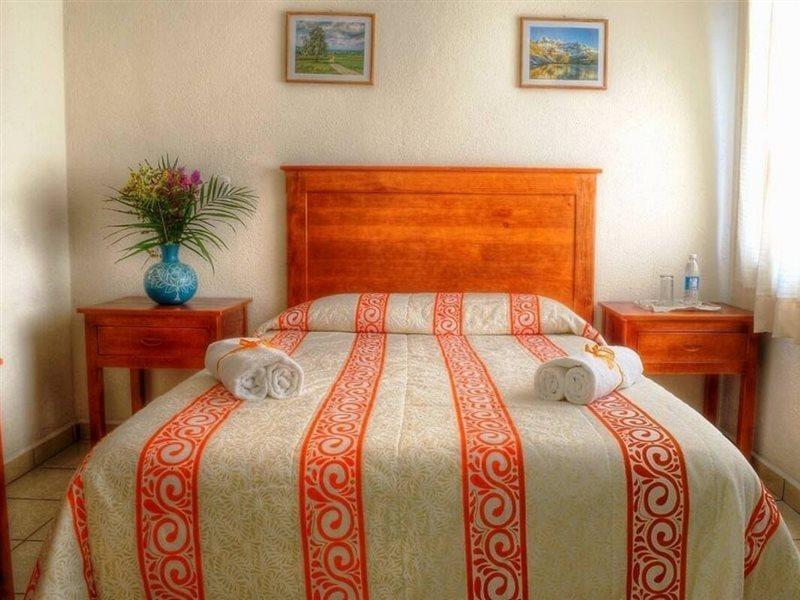 Hotel Y Posada Refugio Independencia موروليا المظهر الخارجي الصورة