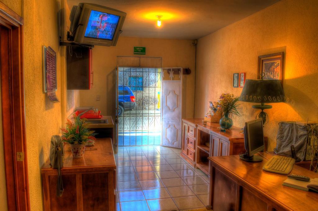 Hotel Y Posada Refugio Independencia موروليا المظهر الخارجي الصورة
